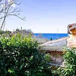 Carmelo House